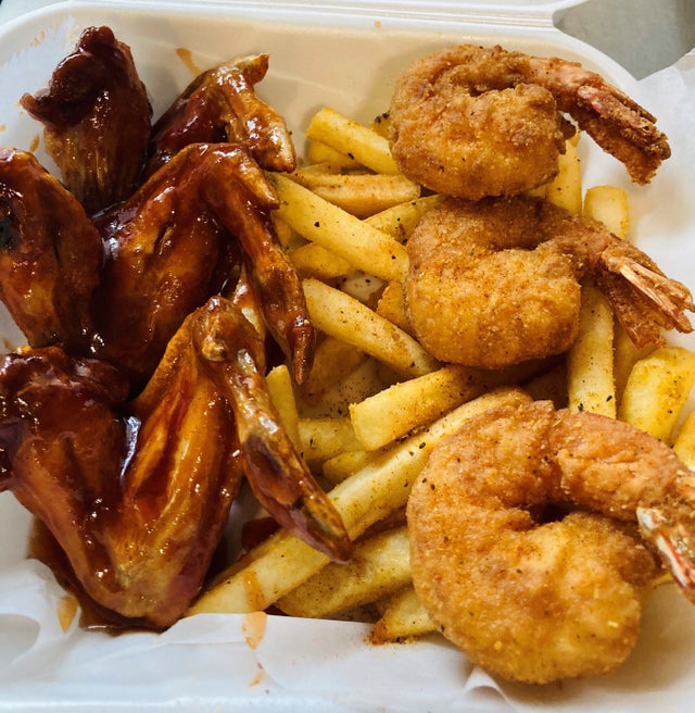 Bronzeville Wingz Image